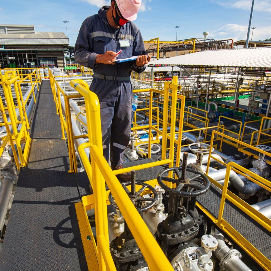 maintaining industrial pipes
